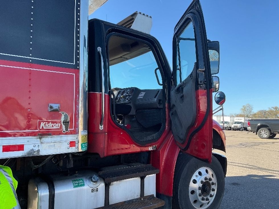 Refrigerated Truck-Light and Medium Duty Trucks-Freightliner-2019-M2-Warren-MI-231,411\n\t\tmiles-$ 57,250 - Image 19