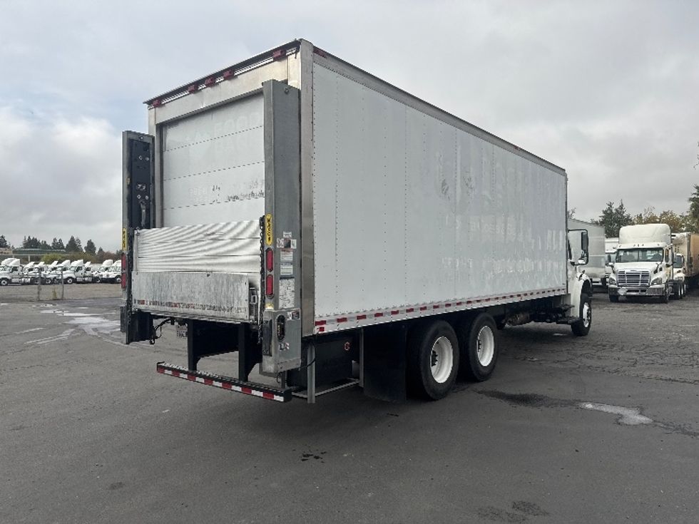 Refrigerated Truck-Light and Medium Duty Trucks-Freightliner-2019-M2-West Sacramento-CA-116,919\n\t\tmiles-$ 66,250 - Image 13