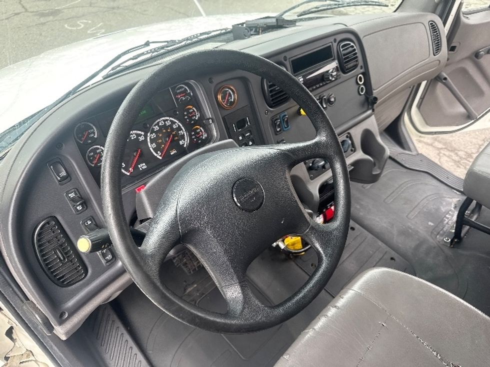 Refrigerated Truck-Light and Medium Duty Trucks-Freightliner-2019-M2-West Sacramento-CA-116,919\n\t\tmiles-$ 66,250 - Image 18