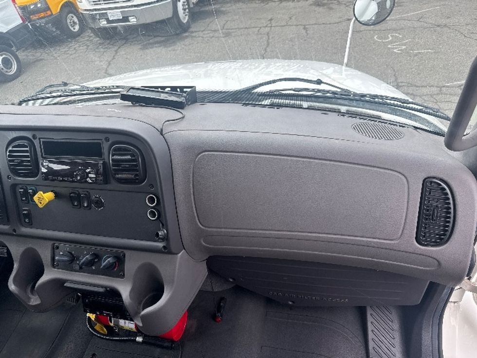 Refrigerated Truck-Light and Medium Duty Trucks-Freightliner-2019-M2-West Sacramento-CA-116,919\n\t\tmiles-$ 66,250 - Image 21