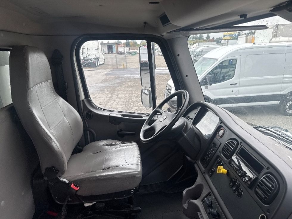 Refrigerated Truck-Light and Medium Duty Trucks-Freightliner-2019-M2-West Sacramento-CA-116,919\n\t\tmiles-$ 66,250 - Image 22
