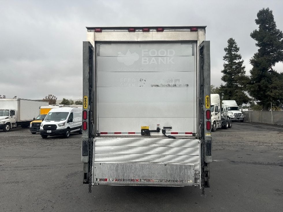 Refrigerated Truck-Light and Medium Duty Trucks-Freightliner-2019-M2-West Sacramento-CA-116,919\n\t\tmiles-$ 66,250 - Image 7