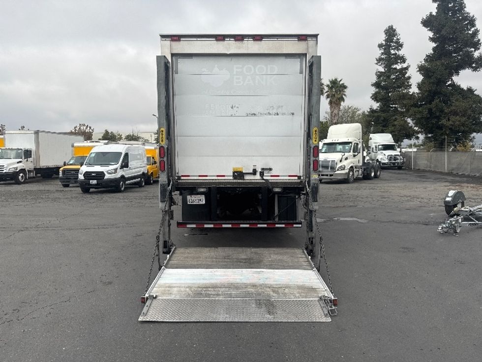 Refrigerated Truck-Light and Medium Duty Trucks-Freightliner-2019-M2-West Sacramento-CA-116,919\n\t\tmiles-$ 66,250 - Image 9