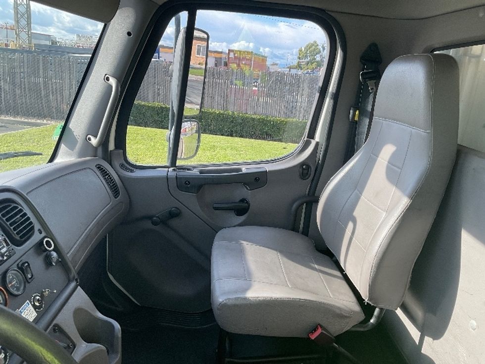 Refrigerated Truck-Light and Medium Duty Trucks-Freightliner-2019-M2-West Sacramento-CA-143,850\n\t\tmiles-$ 54,000 - Image 16