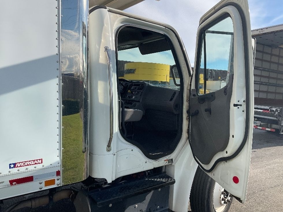 Refrigerated Truck-Light and Medium Duty Trucks-Freightliner-2019-M2-West Sacramento-CA-143,850\n\t\tmiles-$ 54,000 - Image 20