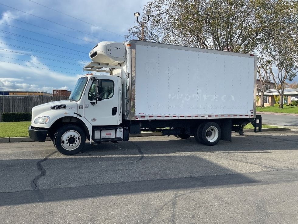 Refrigerated Truck-Light and Medium Duty Trucks-Freightliner-2019-M2-West Sacramento-CA-143,850\n\t\tmiles-$ 54,000 - Image 4