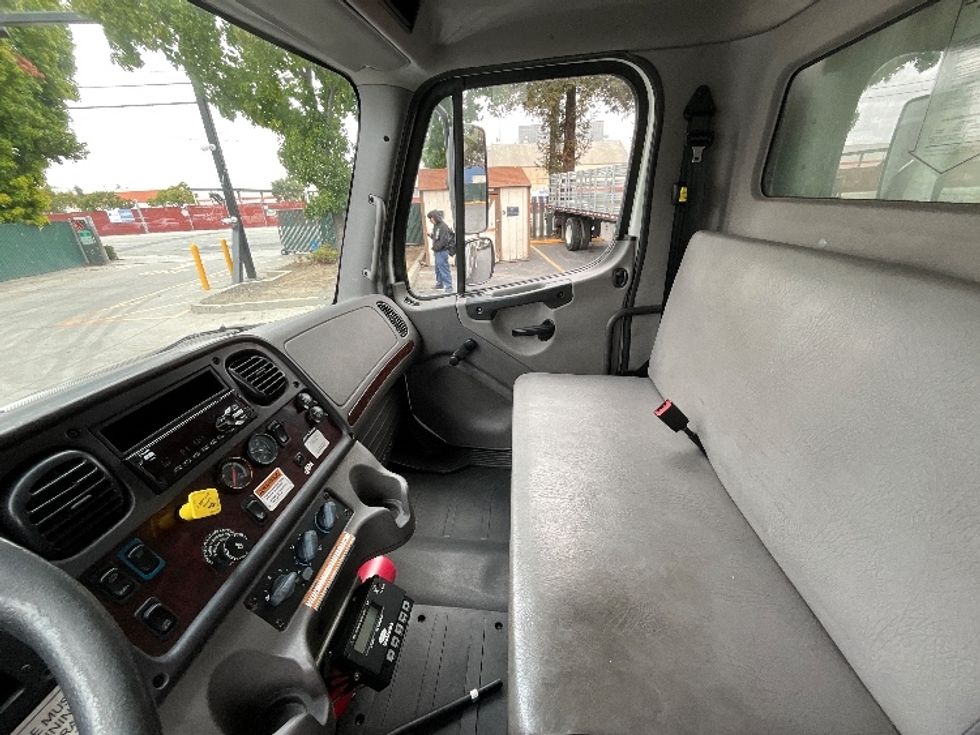 Refrigerated Truck-Light and Medium Duty Trucks-Freightliner-2019-M2-West Sacramento-CA-151,948\n\t\tmiles-$ 62,750 - Image 17