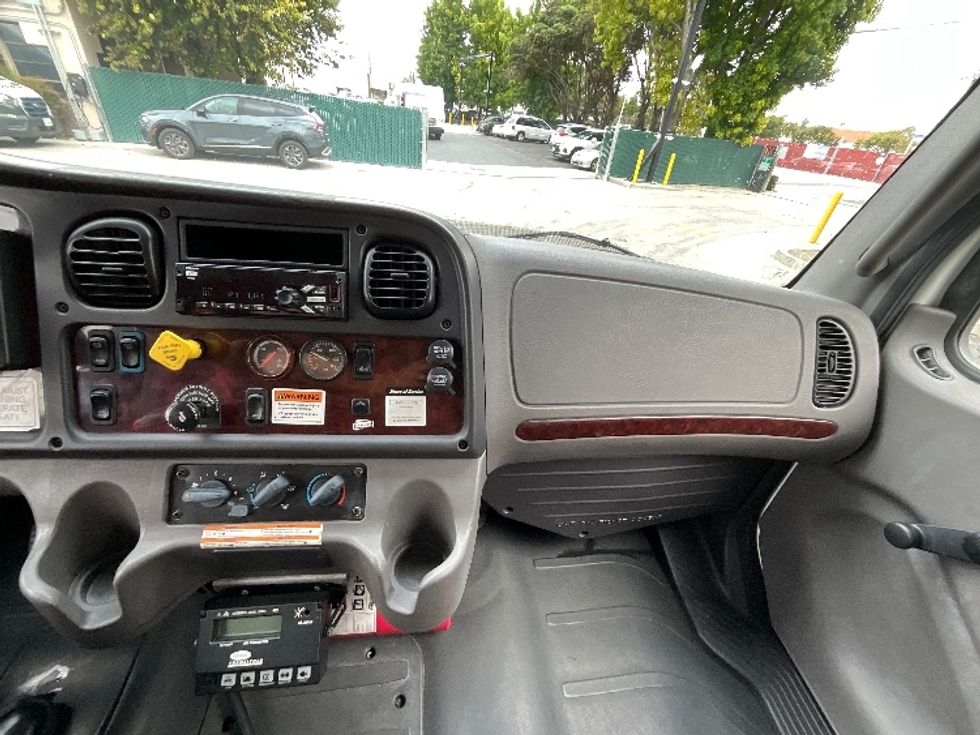 Refrigerated Truck-Light and Medium Duty Trucks-Freightliner-2019-M2-West Sacramento-CA-151,948\n\t\tmiles-$ 62,750 - Image 19