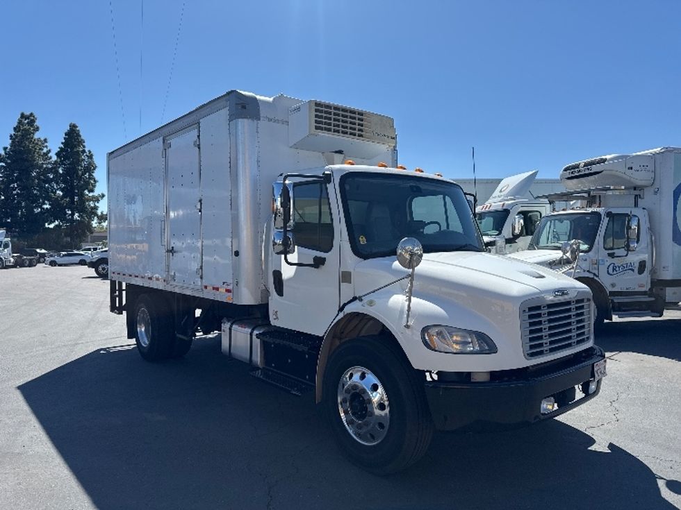 Refrigerated Truck-Light and Medium Duty Trucks-Freightliner-2019-M2-West Sacramento-CA-154,763\n\t\tmiles-$ 42,250 - Image 1