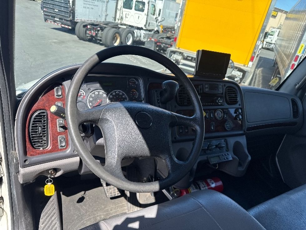 Refrigerated Truck-Light and Medium Duty Trucks-Freightliner-2019-M2-West Sacramento-CA-154,763\n\t\tmiles-$ 42,250 - Image 17