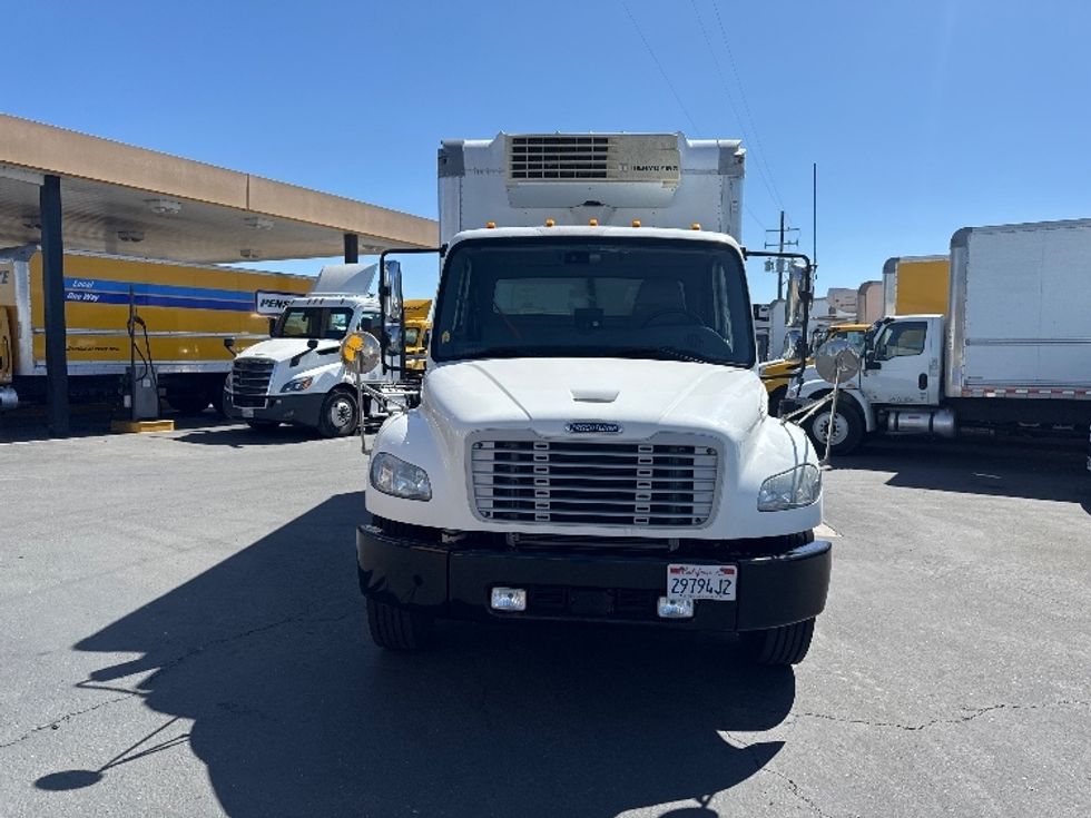 Refrigerated Truck-Light and Medium Duty Trucks-Freightliner-2019-M2-West Sacramento-CA-154,763\n\t\tmiles-$ 42,250 - Image 2