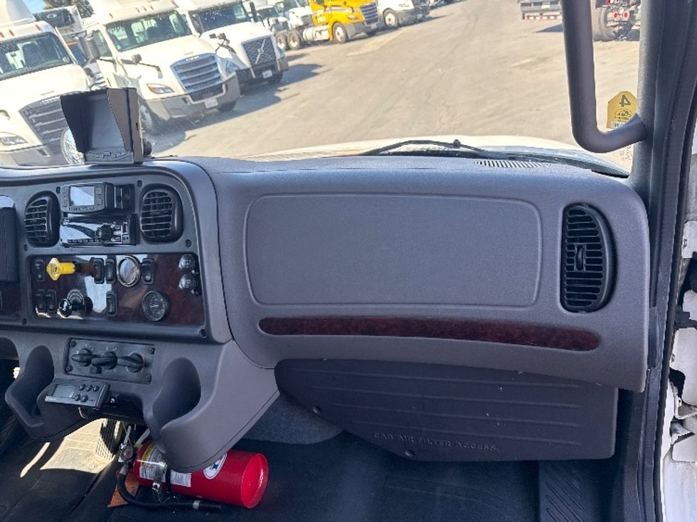 Refrigerated Truck-Light and Medium Duty Trucks-Freightliner-2019-M2-West Sacramento-CA-154,763\n\t\tmiles-$ 42,250 - Image 21