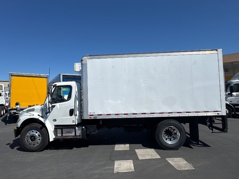 Refrigerated Truck-Light and Medium Duty Trucks-Freightliner-2019-M2-West Sacramento-CA-154,763\n\t\tmiles-$ 42,250 - Image 4