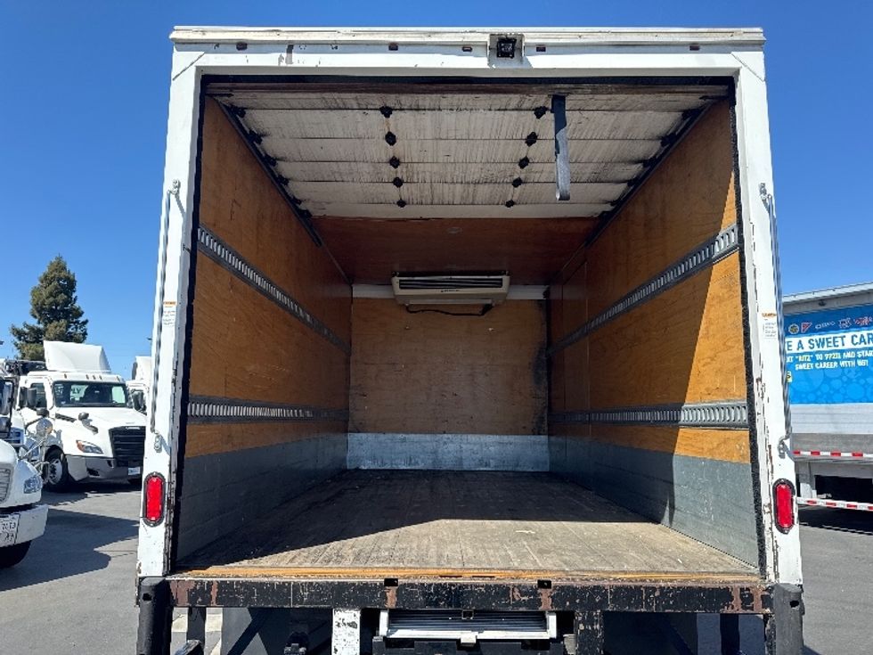 Refrigerated Truck-Light and Medium Duty Trucks-Freightliner-2019-M2-West Sacramento-CA-154,763\n\t\tmiles-$ 42,250 - Image 8