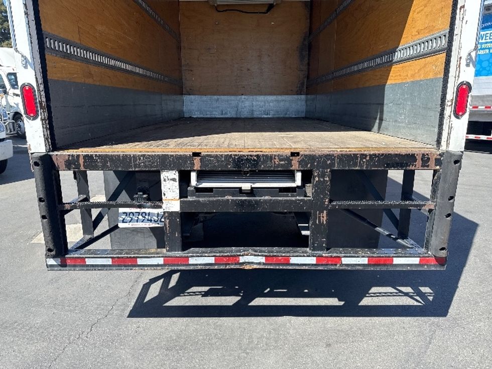Refrigerated Truck-Light and Medium Duty Trucks-Freightliner-2019-M2-West Sacramento-CA-154,763\n\t\tmiles-$ 42,250 - Image 9