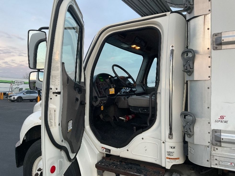 Refrigerated Truck-Light and Medium Duty Trucks-Freightliner-2019-M2-West Sacramento-CA-159,242\n\t\tmiles-$ 63,000 - Image 16