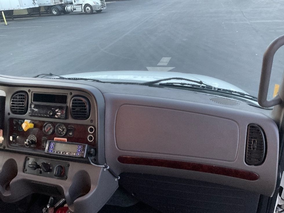 Refrigerated Truck-Light and Medium Duty Trucks-Freightliner-2019-M2-West Sacramento-CA-159,242\n\t\tmiles-$ 63,000 - Image 21