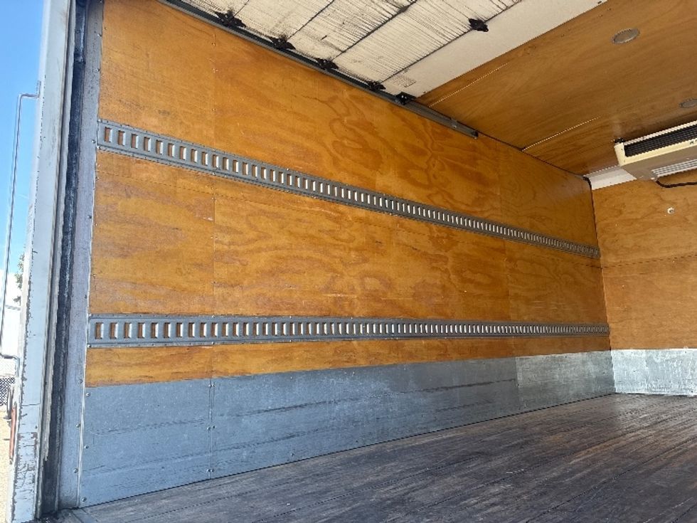 Refrigerated Truck-Light and Medium Duty Trucks-Freightliner-2019-M2-West Sacramento-CA-161,151\n\t\tmiles-$ 41,250 - Image 10