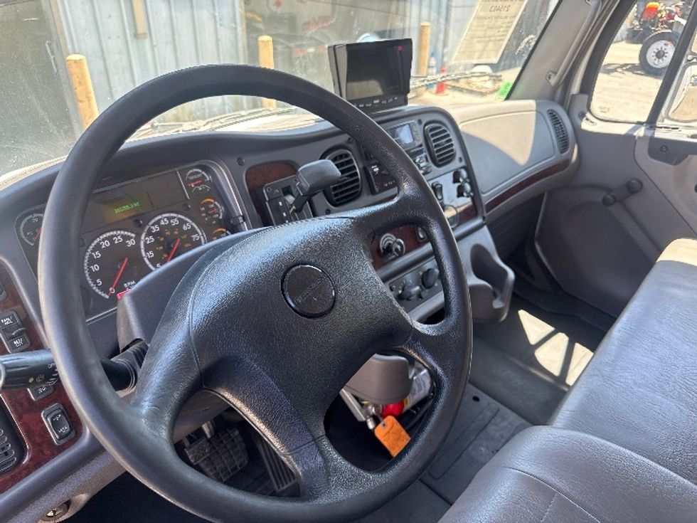 Refrigerated Truck-Light and Medium Duty Trucks-Freightliner-2019-M2-West Sacramento-CA-161,151\n\t\tmiles-$ 41,250 - Image 16