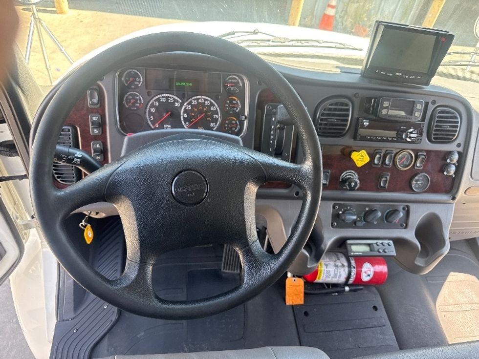 Refrigerated Truck-Light and Medium Duty Trucks-Freightliner-2019-M2-West Sacramento-CA-161,151\n\t\tmiles-$ 41,250 - Image 17