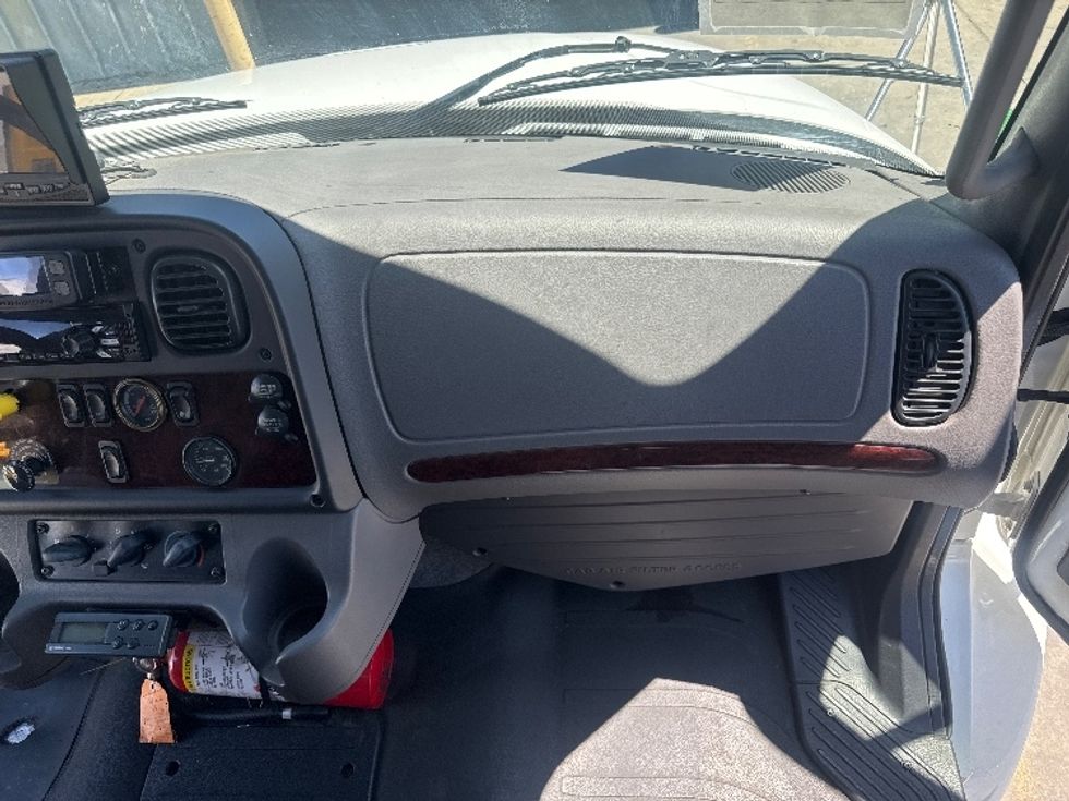 Refrigerated Truck-Light and Medium Duty Trucks-Freightliner-2019-M2-West Sacramento-CA-161,151\n\t\tmiles-$ 41,250 - Image 20