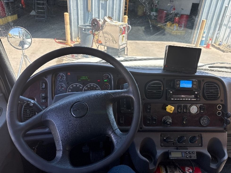 Refrigerated Truck-Light and Medium Duty Trucks-Freightliner-2019-M2-West Sacramento-CA-162,639\n\t\tmiles-$ 40,000 - Image 18