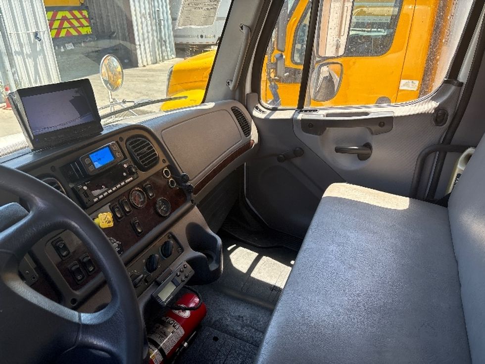 Refrigerated Truck-Light and Medium Duty Trucks-Freightliner-2019-M2-West Sacramento-CA-162,639\n\t\tmiles-$ 40,000 - Image 19