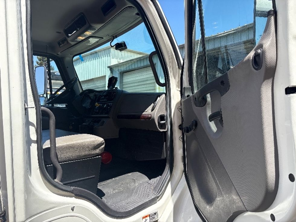 Refrigerated Truck-Light and Medium Duty Trucks-Freightliner-2019-M2-West Sacramento-CA-162,639\n\t\tmiles-$ 40,000 - Image 20