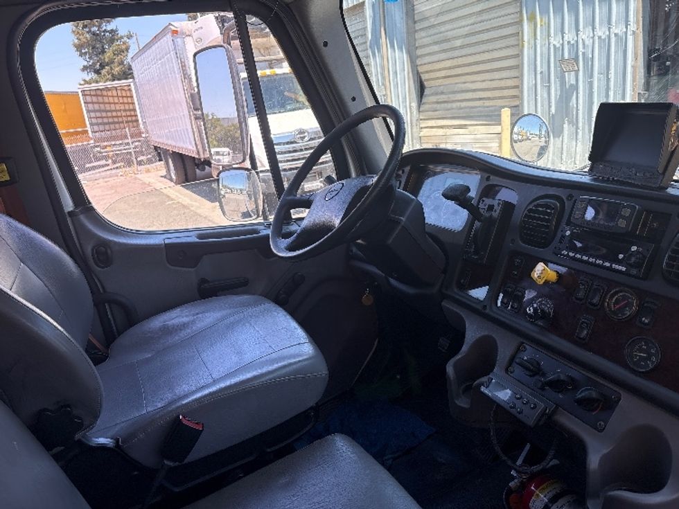 Refrigerated Truck-Light and Medium Duty Trucks-Freightliner-2019-M2-West Sacramento-CA-162,639\n\t\tmiles-$ 40,000 - Image 22