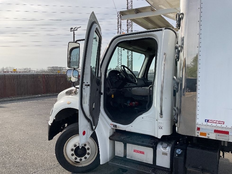 Refrigerated Truck-Light and Medium Duty Trucks-Freightliner-2019-M2-West Sacramento-CA-164,150\n\t\tmiles-$ 51,500 - Image 16