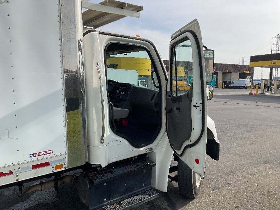 Refrigerated Truck-Light and Medium Duty Trucks-Freightliner-2019-M2-West Sacramento-CA-164,150\n\t\tmiles-$ 51,500 - Image 18