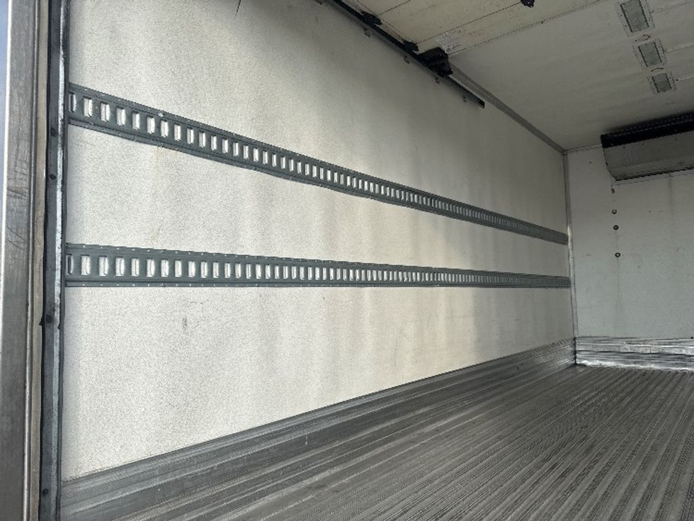 Refrigerated Truck-Light and Medium Duty Trucks-Freightliner-2019-M2-West Sacramento-CA-171,413\n\t\tmiles-$ 51,750 - Image 11