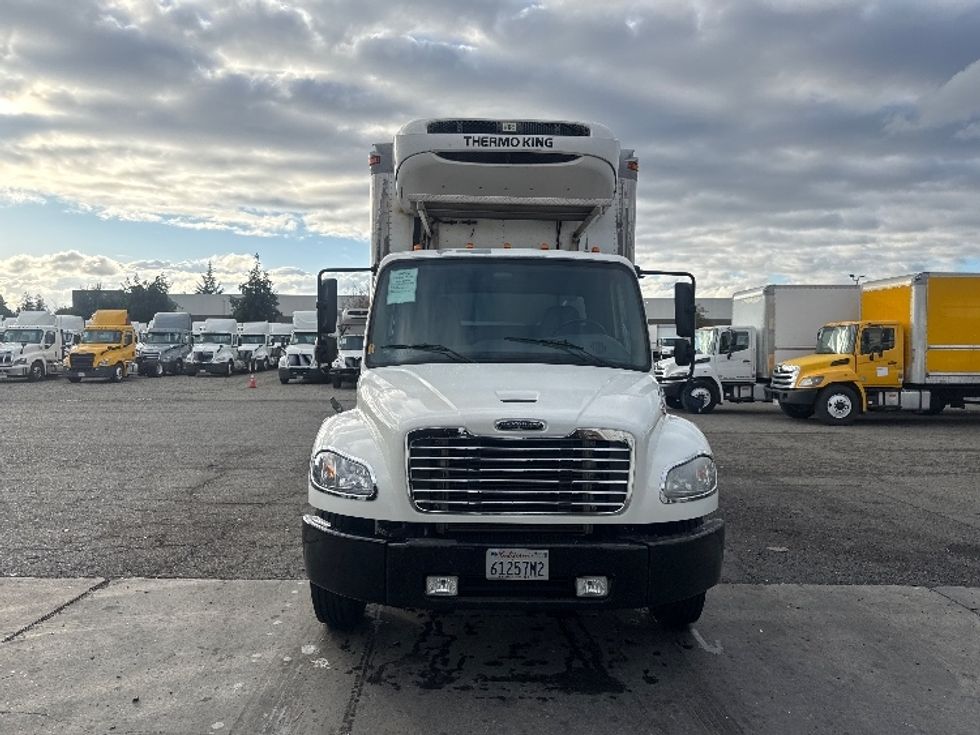 Refrigerated Truck-Light and Medium Duty Trucks-Freightliner-2019-M2-West Sacramento-CA-171,413\n\t\tmiles-$ 51,750 - Image 2