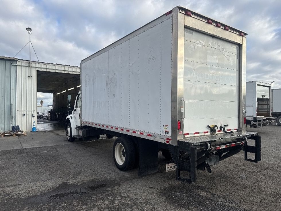 Refrigerated Truck-Light and Medium Duty Trucks-Freightliner-2019-M2-West Sacramento-CA-171,413\n\t\tmiles-$ 51,750 - Image 6