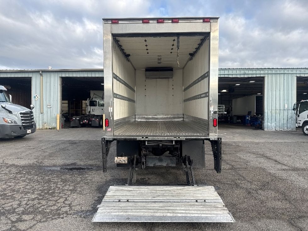 Refrigerated Truck-Light and Medium Duty Trucks-Freightliner-2019-M2-West Sacramento-CA-171,413\n\t\tmiles-$ 51,750 - Image 9