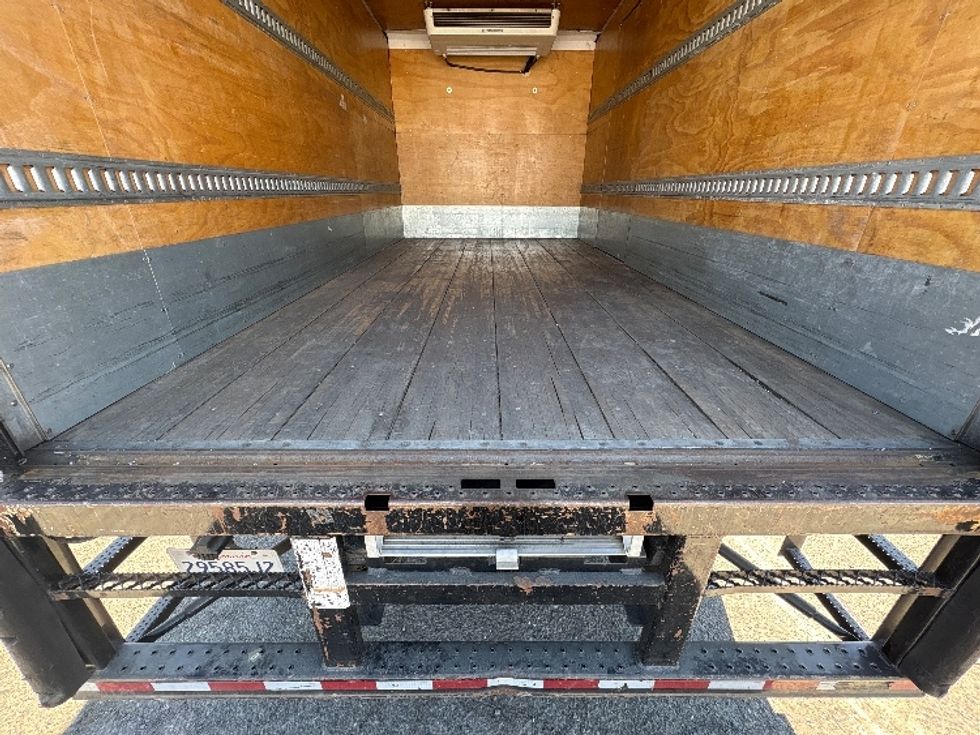 Refrigerated Truck-Light and Medium Duty Trucks-Freightliner-2019-M2-West Sacramento-CA-193,654\n\t\tmiles-$ 37,250 - Image 10