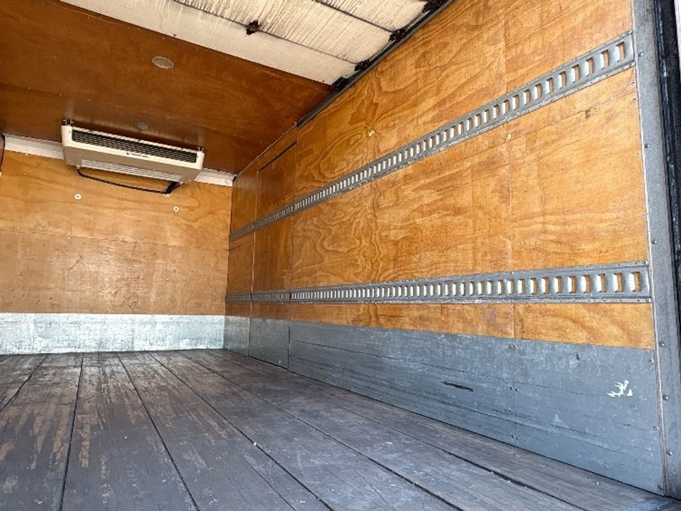 Refrigerated Truck-Light and Medium Duty Trucks-Freightliner-2019-M2-West Sacramento-CA-193,654\n\t\tmiles-$ 37,250 - Image 12