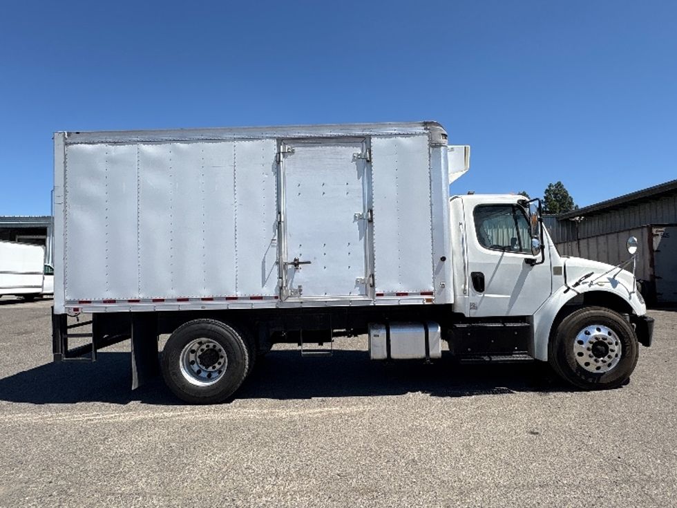 Refrigerated Truck-Light and Medium Duty Trucks-Freightliner-2019-M2-West Sacramento-CA-193,654\n\t\tmiles-$ 37,250 - Image 15