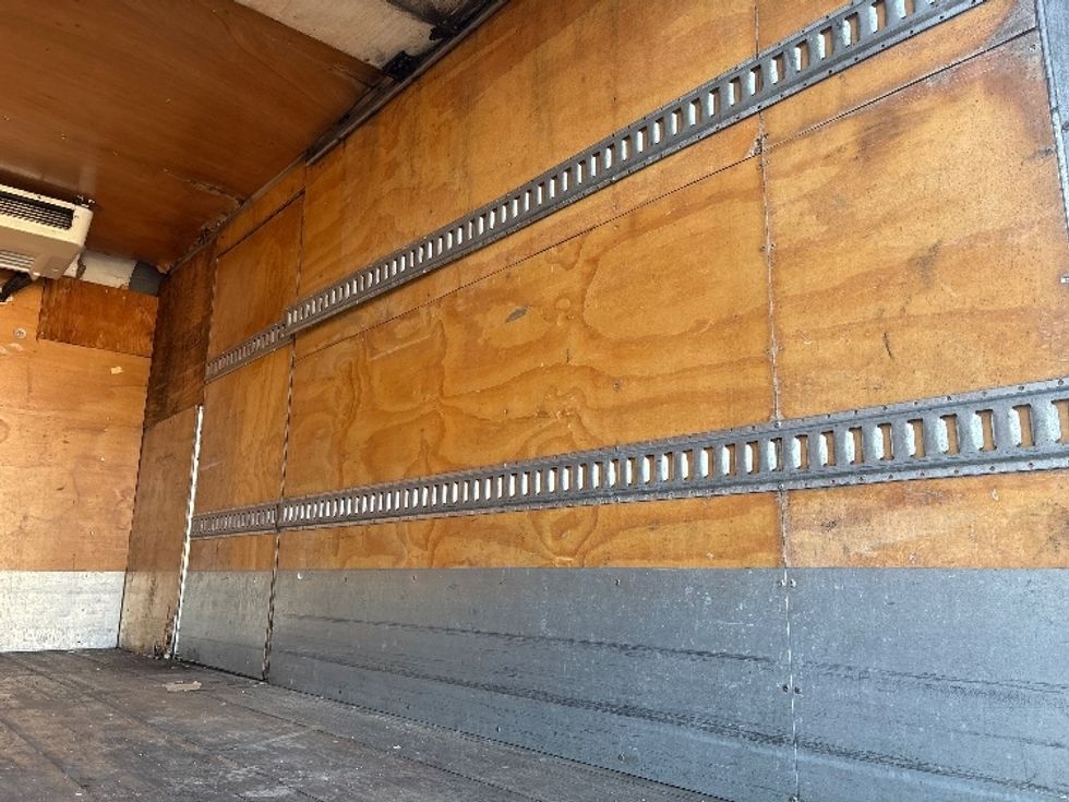 Refrigerated Truck-Light and Medium Duty Trucks-Freightliner-2019-M2-West Sacramento-CA-221,077\n\t\tmiles-$ 33,500 - Image 12