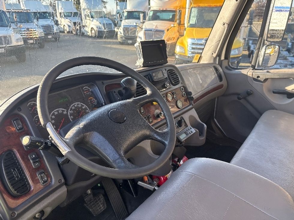 Refrigerated Truck-Light and Medium Duty Trucks-Freightliner-2019-M2-West Sacramento-CA-221,077\n\t\tmiles-$ 33,500 - Image 17