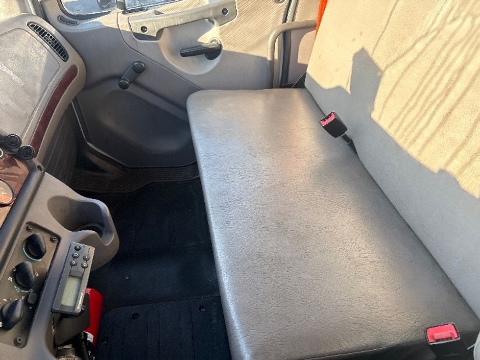 Refrigerated Truck-Light and Medium Duty Trucks-Freightliner-2019-M2-West Sacramento-CA-221,077\n\t\tmiles-$ 33,500 - Image 19