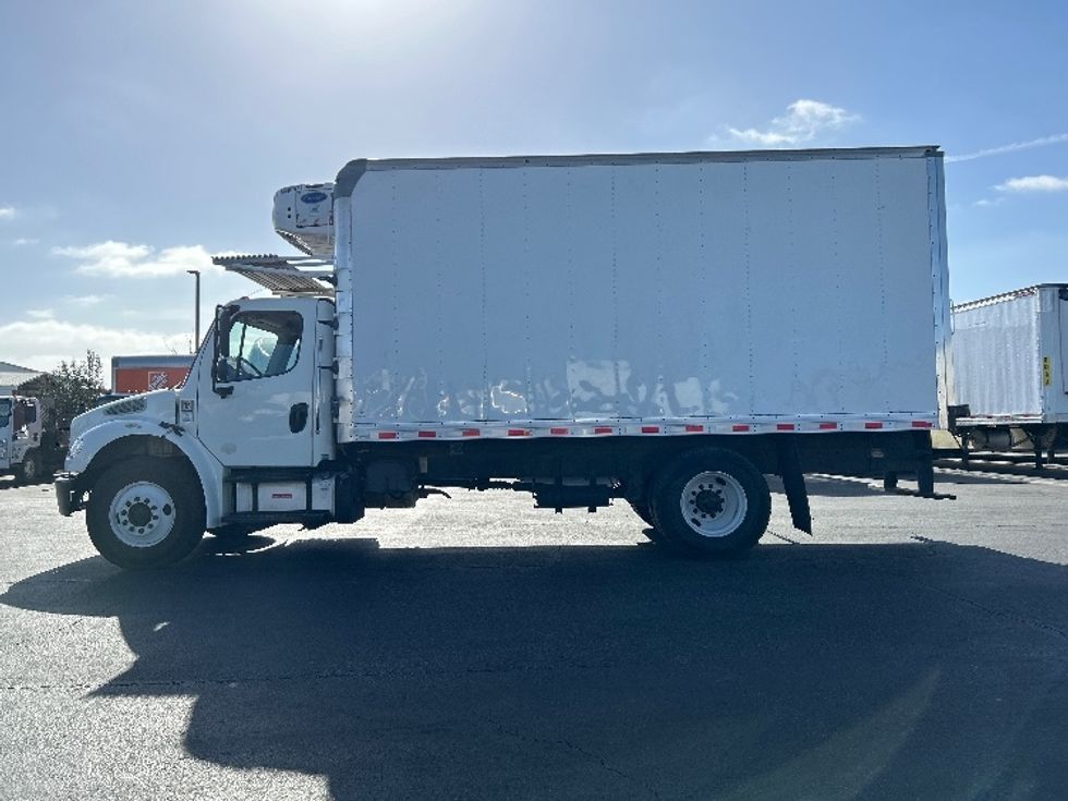 Refrigerated Truck-Light and Medium Duty Trucks-Freightliner-2019-M2-West Sacramento-CA-260,591\n\t\tmiles-$ 28,000 - Image 4