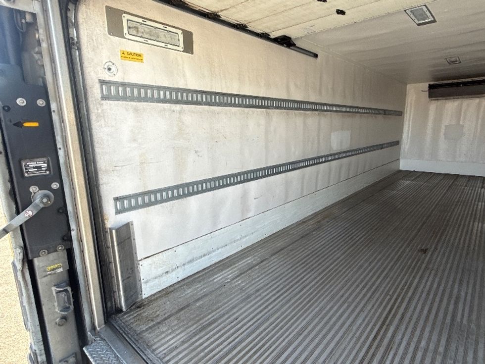 Refrigerated Truck-Light and Medium Duty Trucks-Freightliner-2019-M2-West Sacramento-CA-270,469\n\t\tmiles-$ 50,500 - Image 11