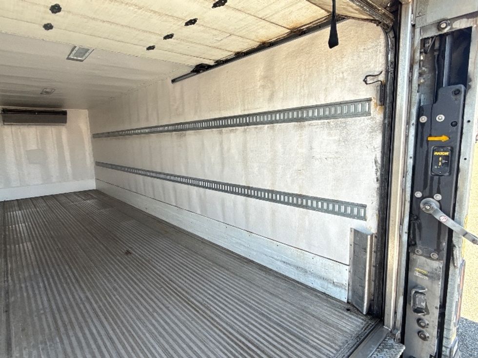 Refrigerated Truck-Light and Medium Duty Trucks-Freightliner-2019-M2-West Sacramento-CA-270,469\n\t\tmiles-$ 50,500 - Image 12