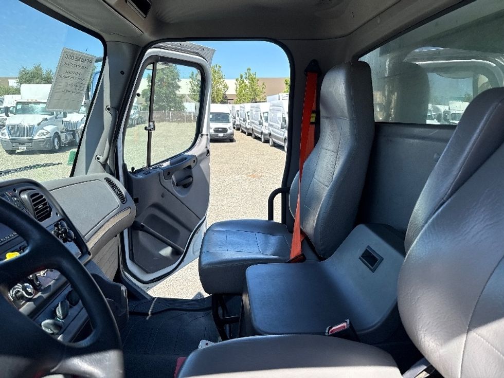 Refrigerated Truck-Light and Medium Duty Trucks-Freightliner-2019-M2-West Sacramento-CA-270,469\n\t\tmiles-$ 50,500 - Image 19
