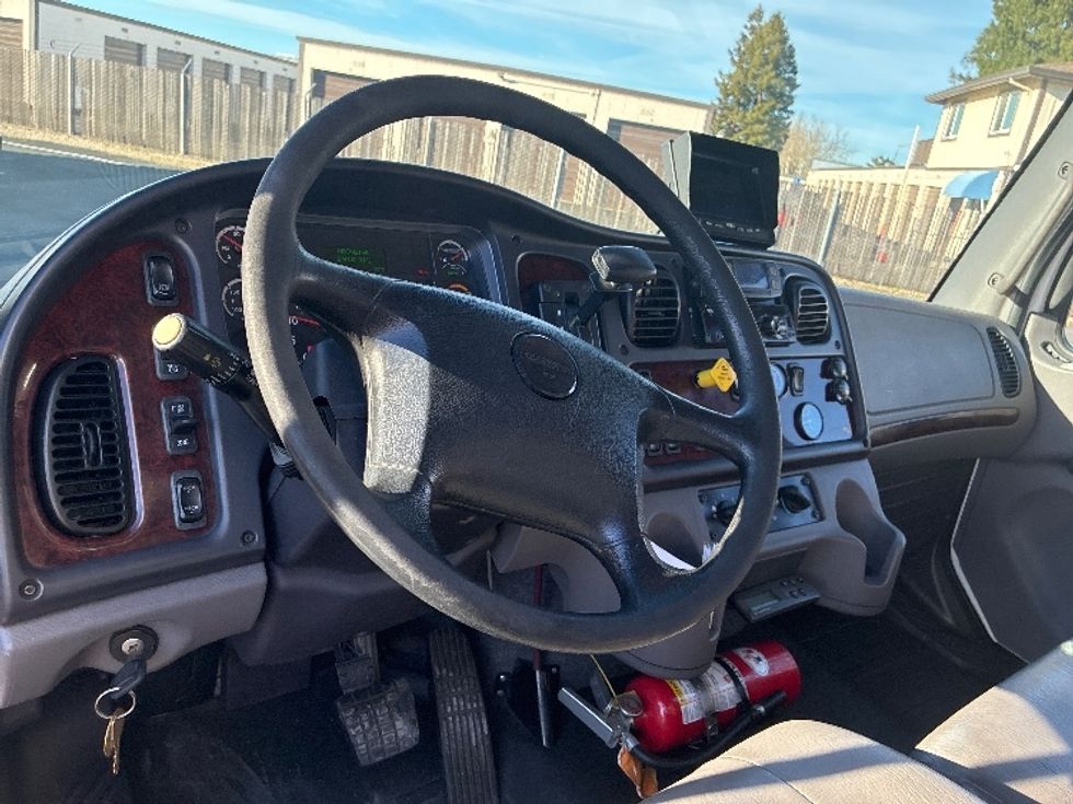 Refrigerated Truck-Light and Medium Duty Trucks-Freightliner-2019-M2-West Sacramento-CA-274,130\n\t\tmiles-$ 26,250 - Image 16