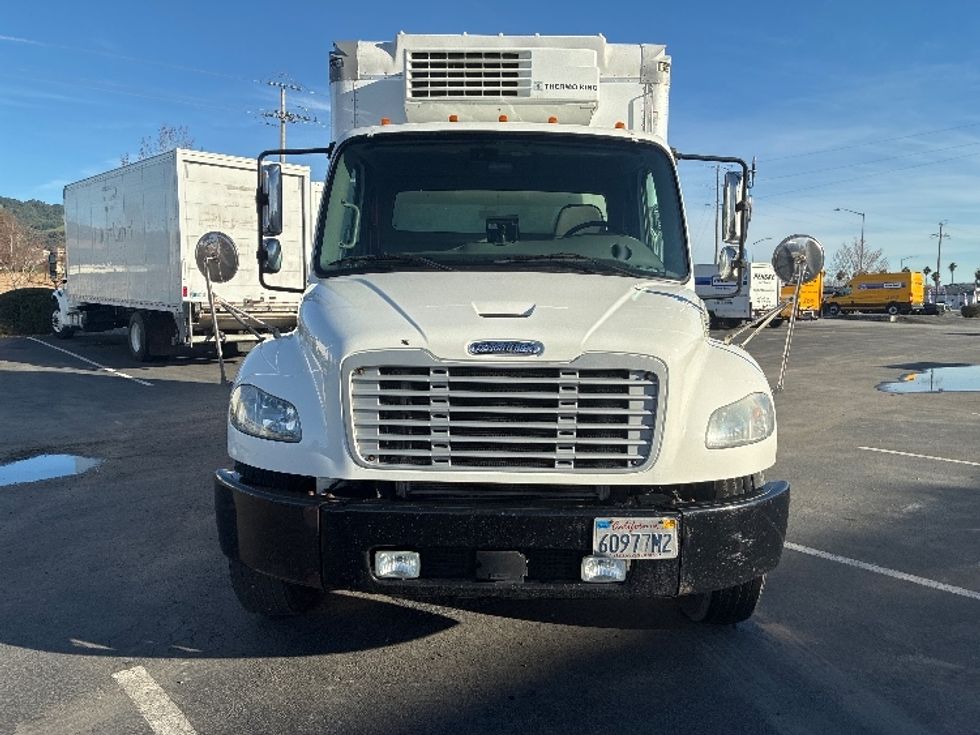 Refrigerated Truck-Light and Medium Duty Trucks-Freightliner-2019-M2-West Sacramento-CA-274,130\n\t\tmiles-$ 26,250 - Image 2