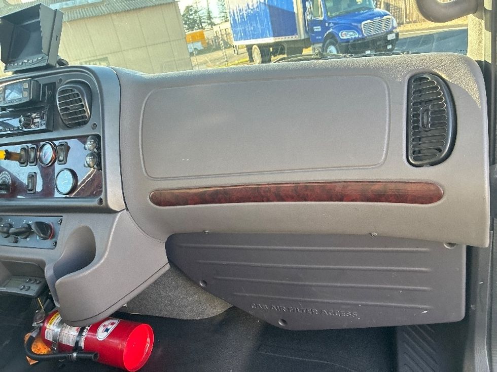 Refrigerated Truck-Light and Medium Duty Trucks-Freightliner-2019-M2-West Sacramento-CA-274,130\n\t\tmiles-$ 26,250 - Image 20