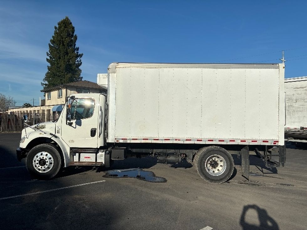 Refrigerated Truck-Light and Medium Duty Trucks-Freightliner-2019-M2-West Sacramento-CA-274,130\n\t\tmiles-$ 26,250 - Image 4