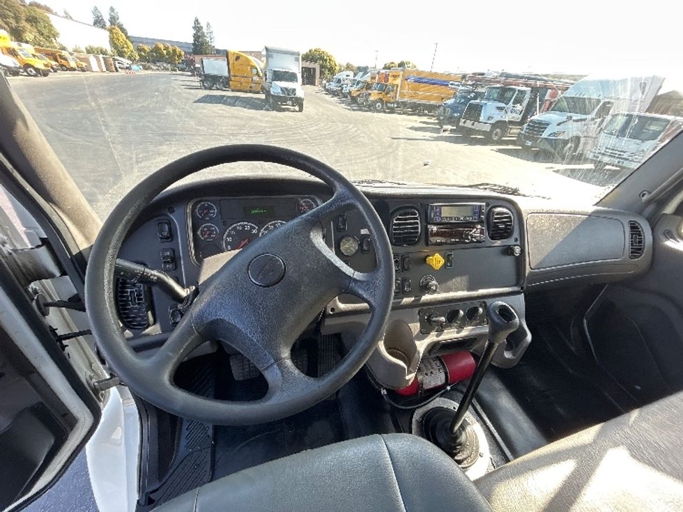 Refrigerated Truck-Light and Medium Duty Trucks-Freightliner-2019-M2-West Sacramento-CA-276,480\n\t\tmiles-$ 25,750 - Image 17